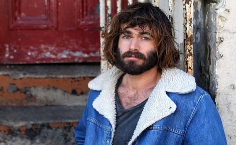 Angus Stone